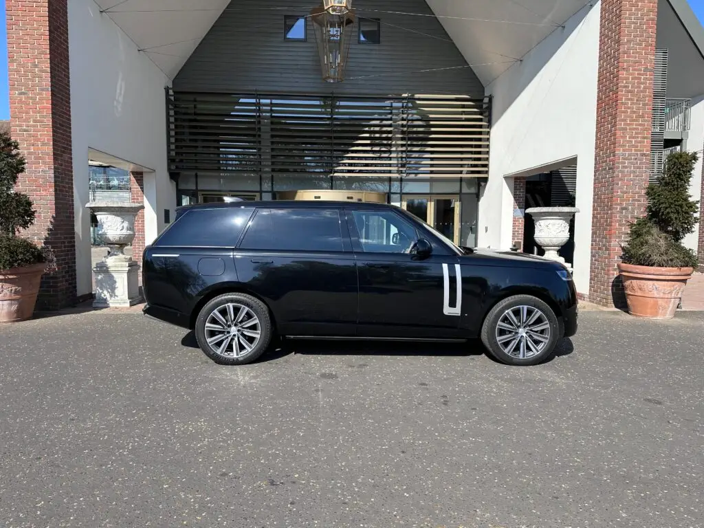 Luxury Range Rover available through a London Chauffeurs Hub operator